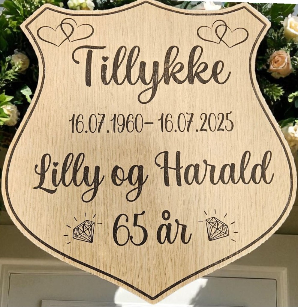 Skilt til æresport som våbenskjold i egetræ