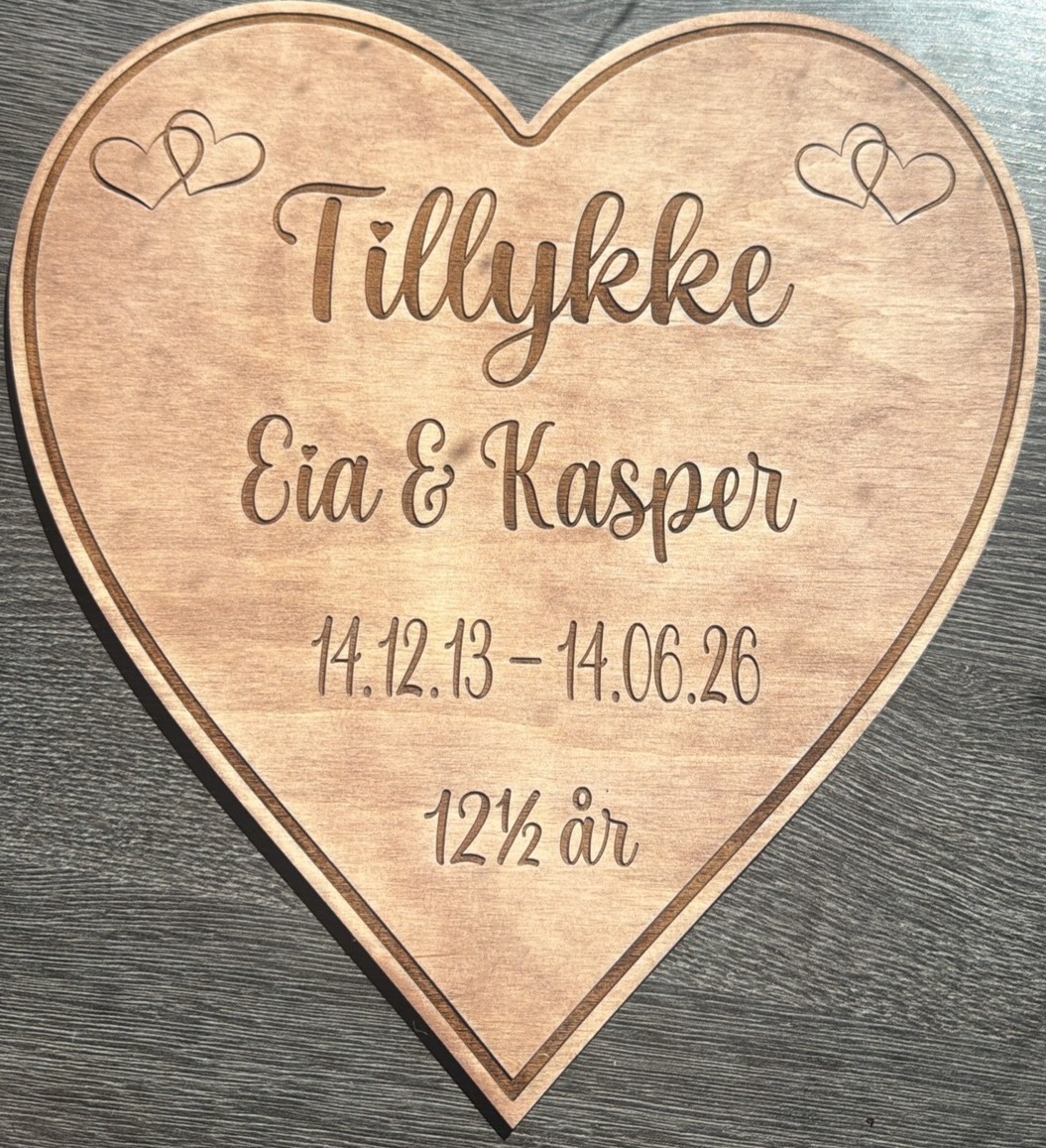 Finer i bejdset valnød